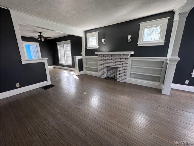 Building Photo - 55 Parkwood Ave