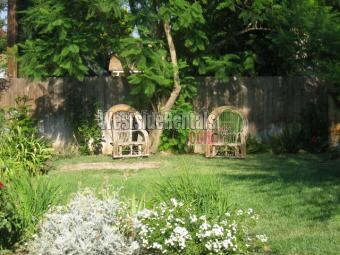 Building Photo - 5726 Encino Ave