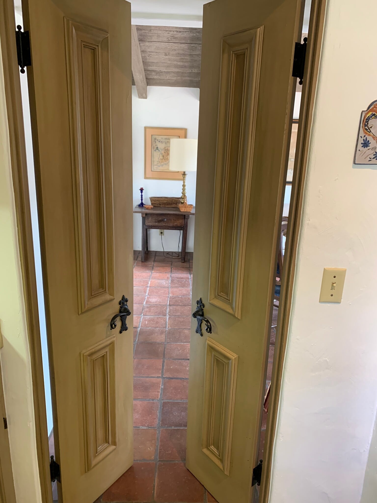 View from Kitchen to Living Room - 17 Encina Dr