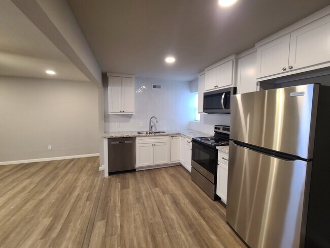 Primary Photo - 2211 N Classen Blvd