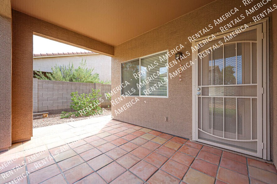 Building Photo - 3752 E Woodside Way