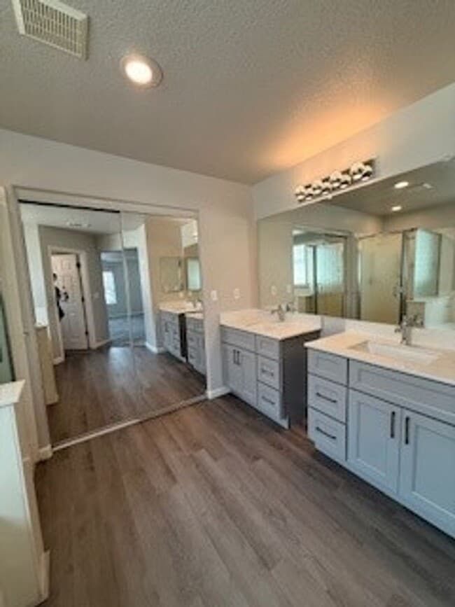 Building Photo - Stunning 4 Bed | 2.5 Bath Home – Fully Upgraded – Westgate Neighborhood