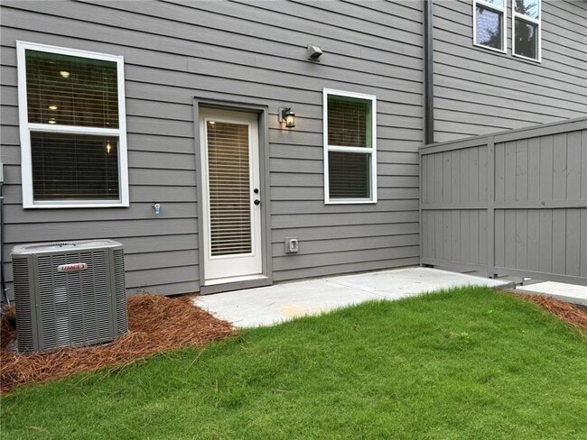 Building Photo - 1702 Gunnin Trce NW