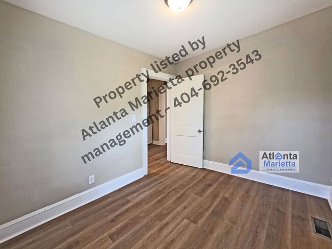 Building Photo - Charming Remodeled 3 Bedroom Ranch in the ...