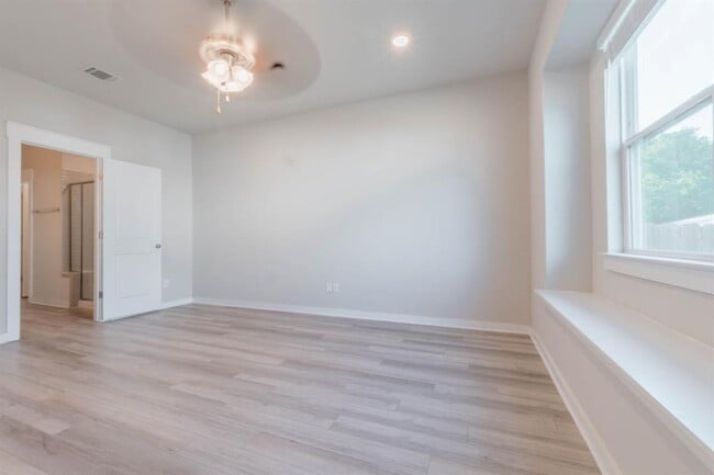 Building Photo - 2202 Rocoso Trl