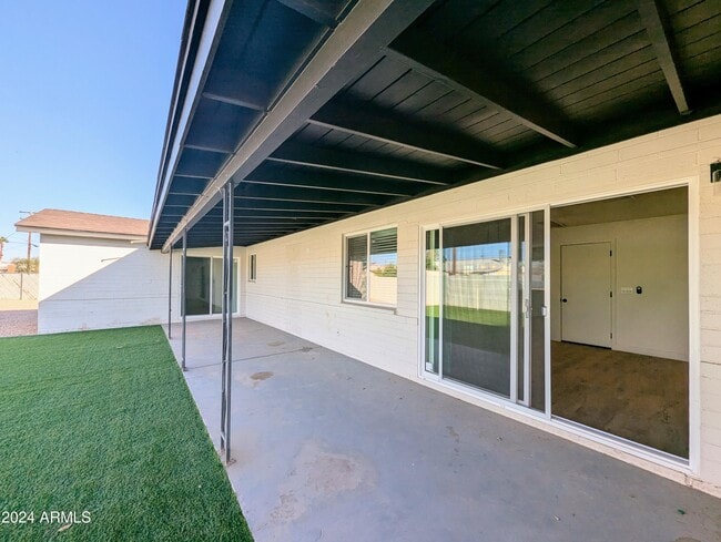 Building Photo - 121 N Flint Cir
