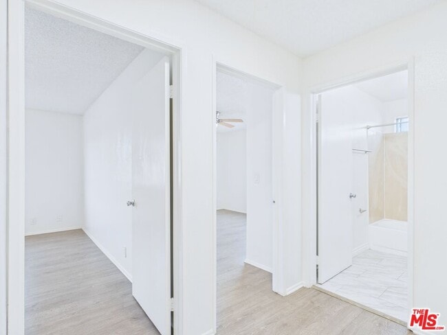 Building Photo - 236 S Ave 55