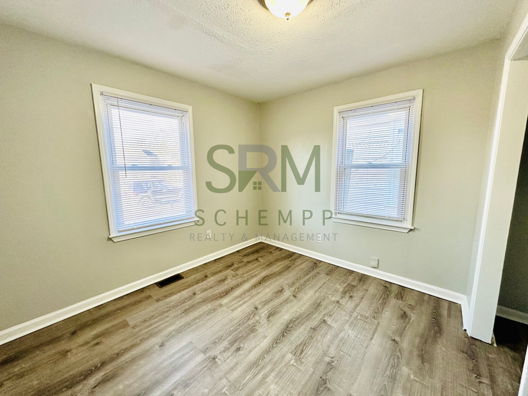 Building Photo - 913 Euclid Ave