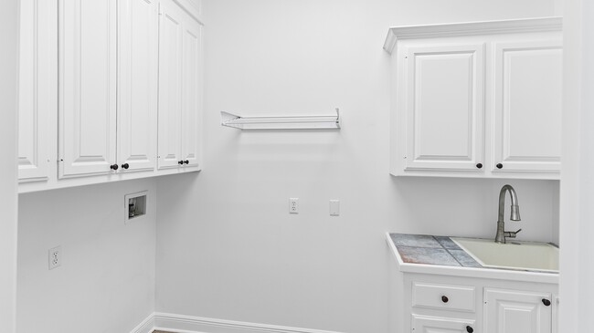 Building Photo - 4161 Emily Dr