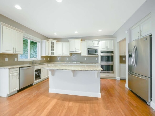 Building Photo - 4 Bed and 2.5 Bath Beautiful Single-family Home for Rent!