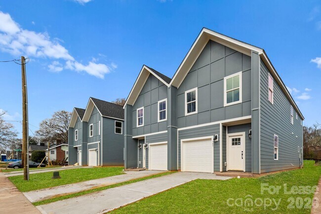 Building Photo - 341 N Hoskins Rd
