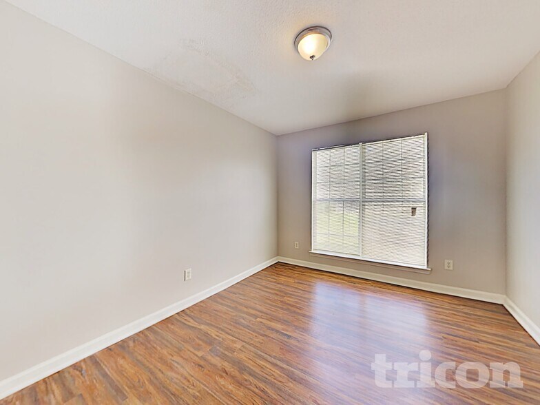 Building Photo - 105 River View Ct