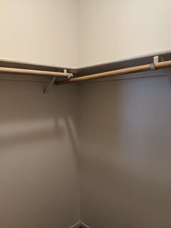 Building Photo - Competitively priced Two Bedroom Apartment Home! Do Not Miss Out On This Amazing Opportunity!