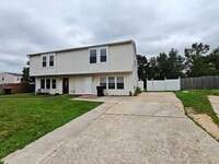 Building Photo - 60 Farmhouse Rd