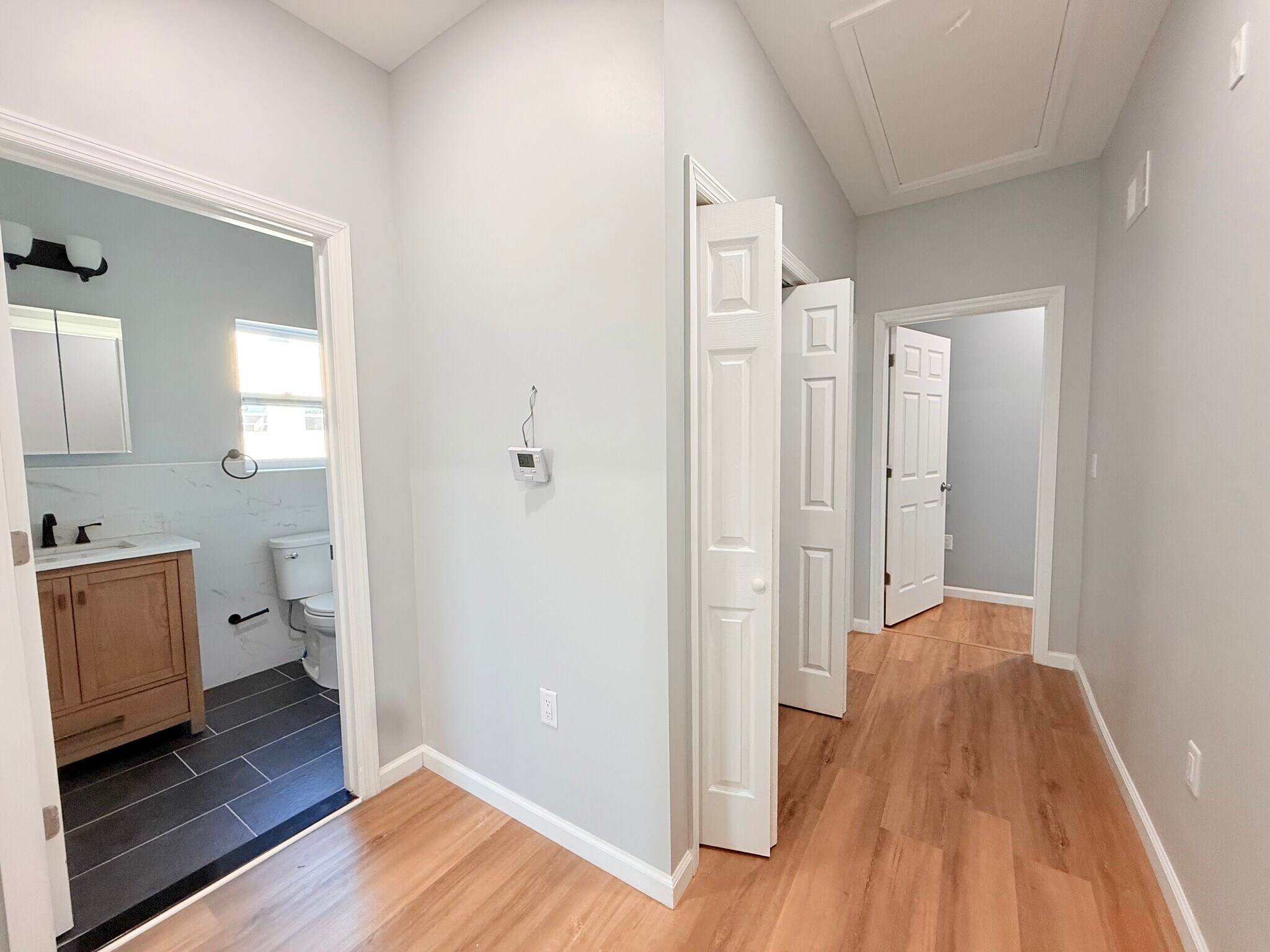 Building Photo - 13 Roosevelt Ave