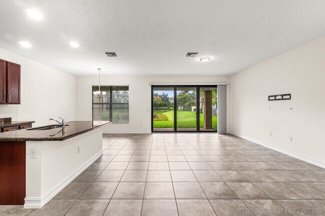 Building Photo - 14018 Gold Tigereye Trl