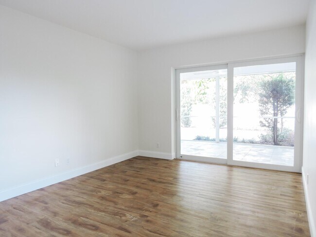 Building Photo - 136 Yacht Club Dr