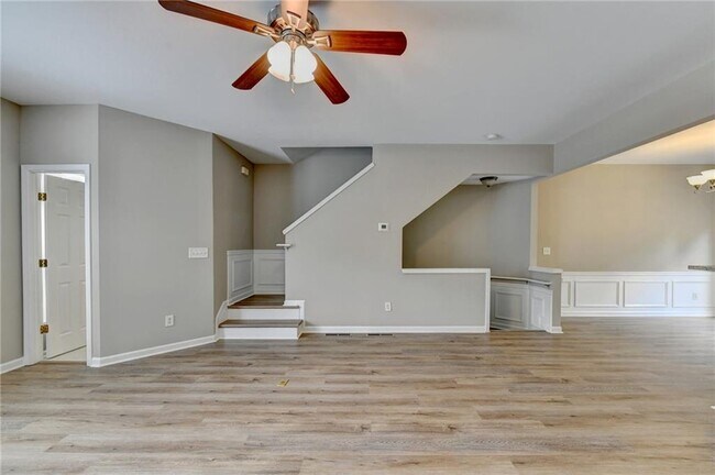 Building Photo - 4005 Edgecomb Dr