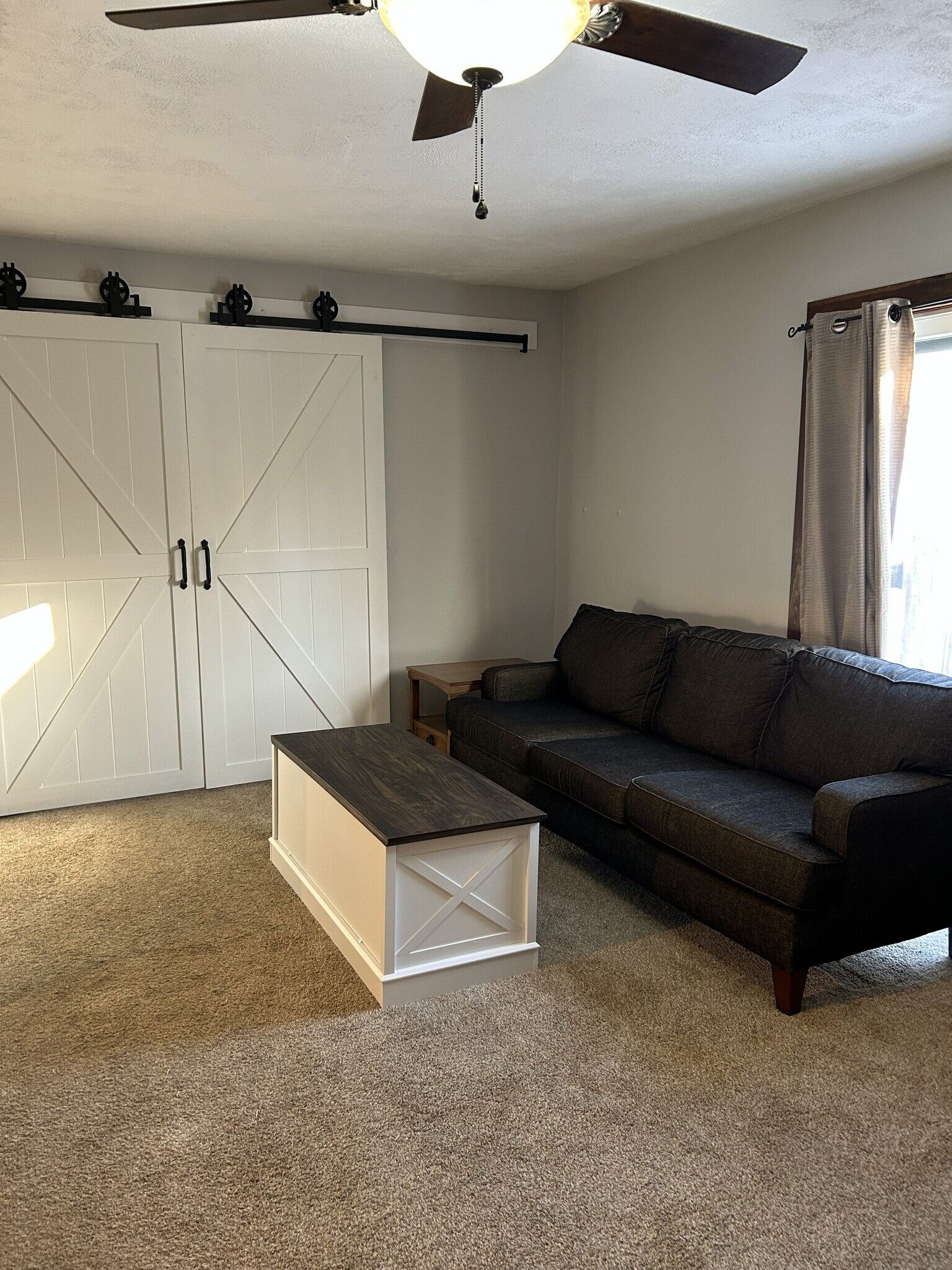 Building Photo - 347 N Linden St