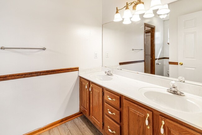 Building Photo - 3 Bedroom 2 Bath in Warrensburg