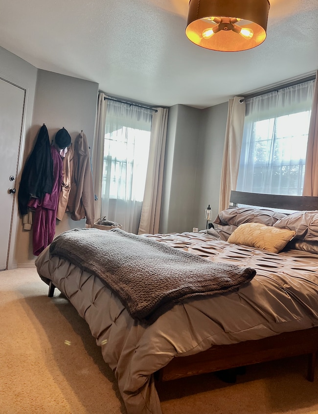 Building Photo - 122 Goldfish Farm Rd SE