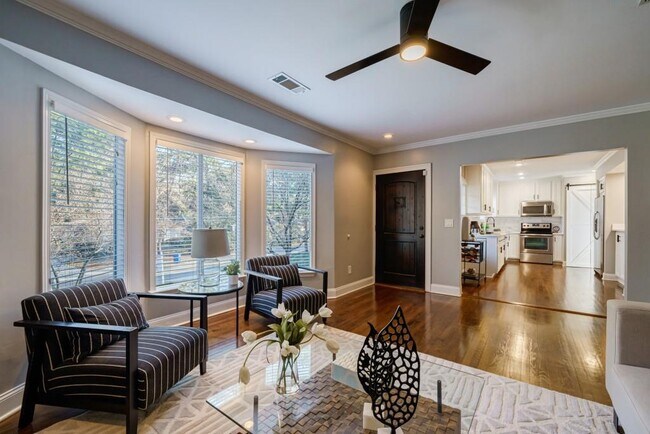 Building Photo - 995 Lindbergh Drive NE