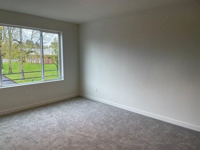 Building Photo - 5575 NE Killingsworth St