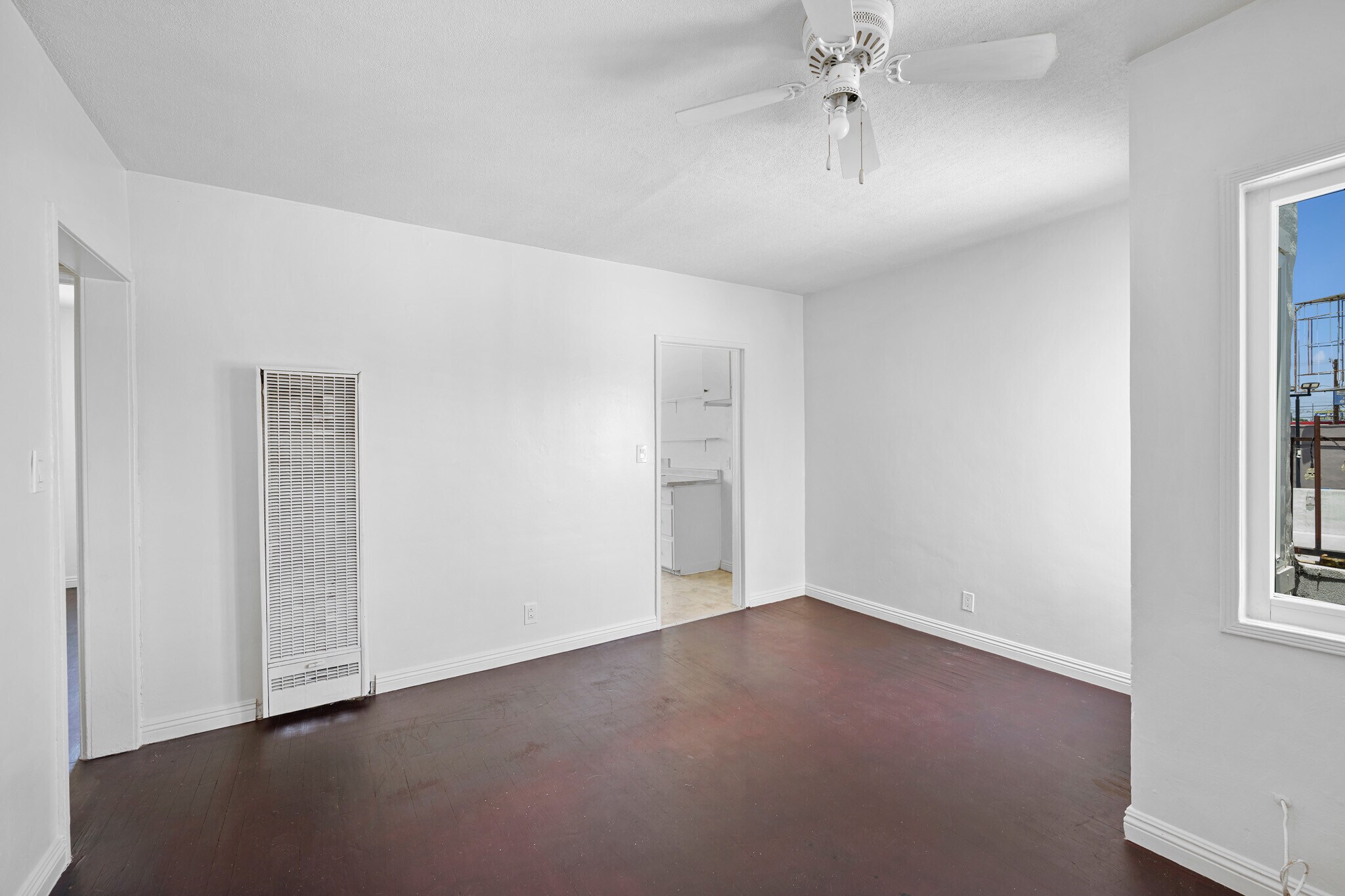 Building Photo - 6634 Lankershim Blvd