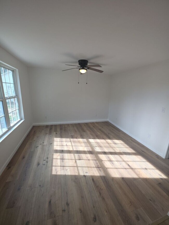 Building Photo - Cozy Newly Remodeled 2-Bedroom Single-Level Home Near TTU