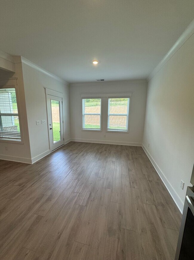 Building Photo - 8605 Overhill Ct