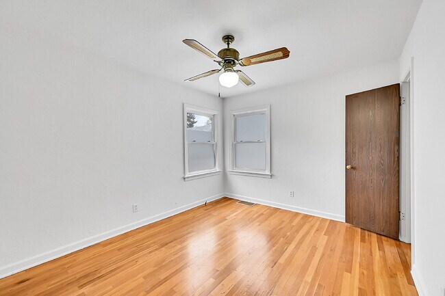 Building Photo - $2,300.00 - 2 Beds, 1 Bath, Single Family ...