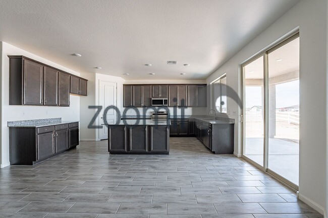 Building Photo - Coming Soon  Mid May 2026!- 4bdrm 3bath - 1 acre horse property