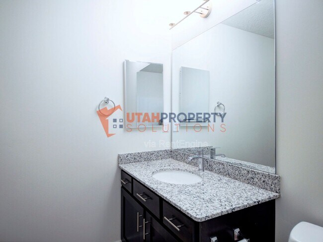 Building Photo - 425 S 960 W