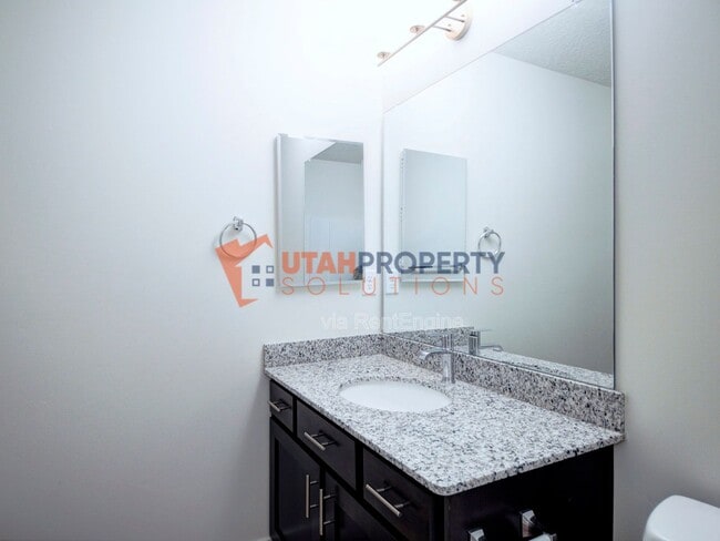 Building Photo - 963 W 540 S