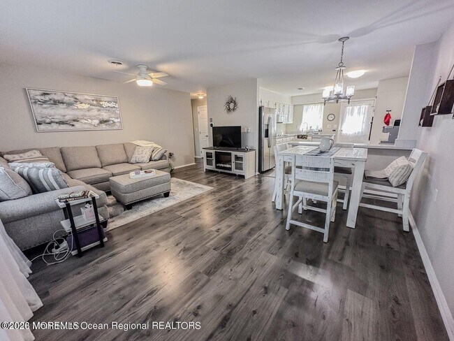 Building Photo - 27C Cambridge Cir