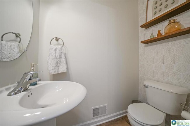 Building Photo - 358 Redclover Ln