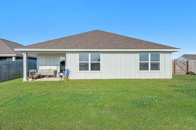 Building Photo - Charming 4BR / 2BA rental in desirable Daphne, AL — great neighborhood, move-in ready.