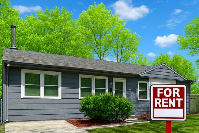 Building Photo - Charming Single-Family Home in Lee’s Summit - Love Your Lease Special