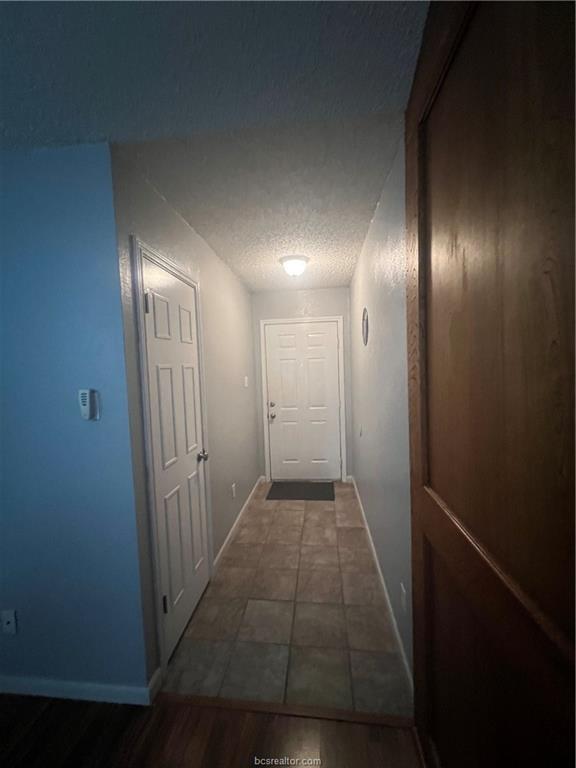 Building Photo - 808 Val Verde Dr