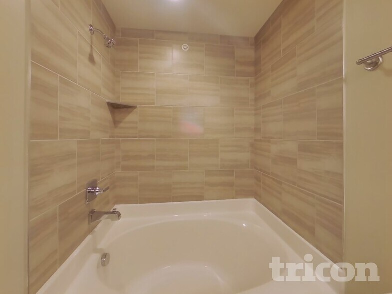 Building Photo - 125 Hickory Sta Ln