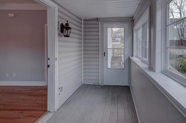 Building Photo - 1002 Boylston St