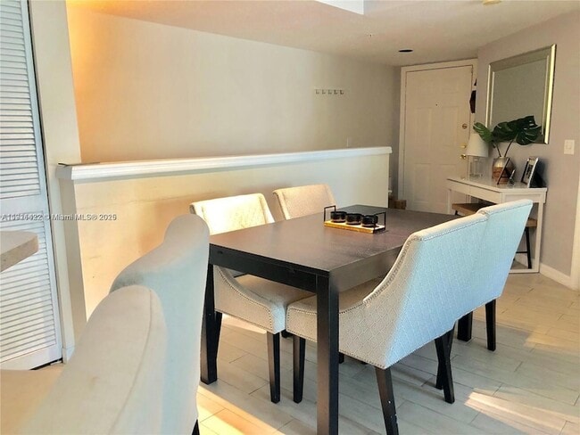 Building Photo - 2039 SE 10th Ave