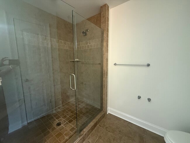 Building Photo - 2423 Deer Run Ct
