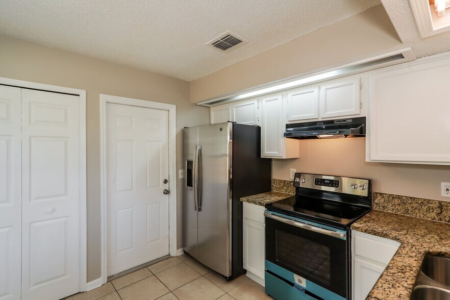 Building Photo - 2938 Seans Ct