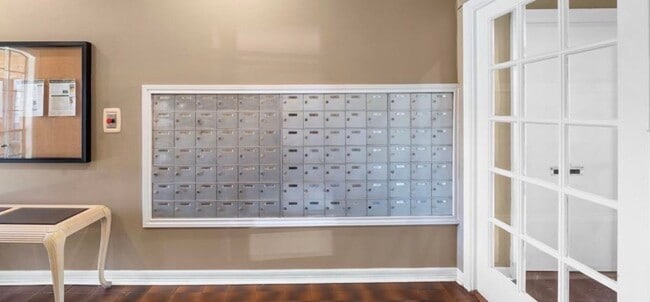 Building Photo - 2475 Underwood St