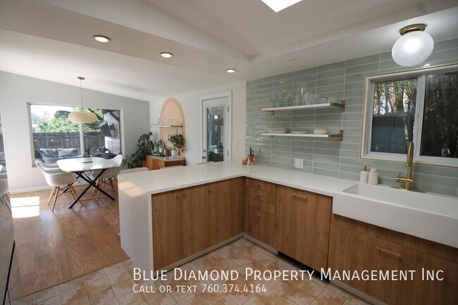Building Photo - 134 Santa Clara Dr