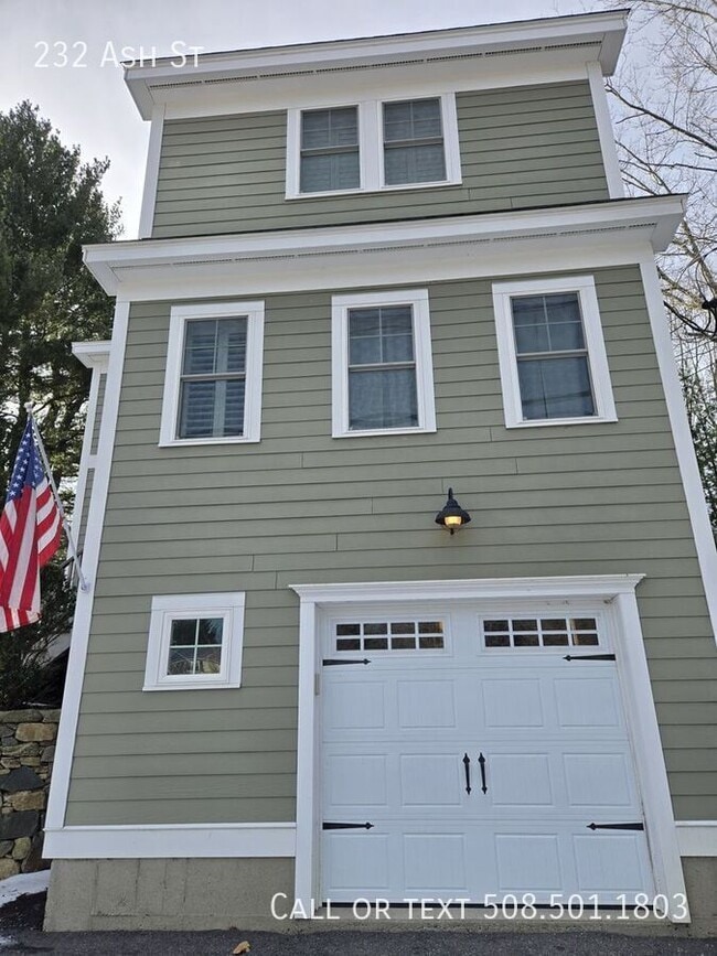 Building Photo - 232 Ash St