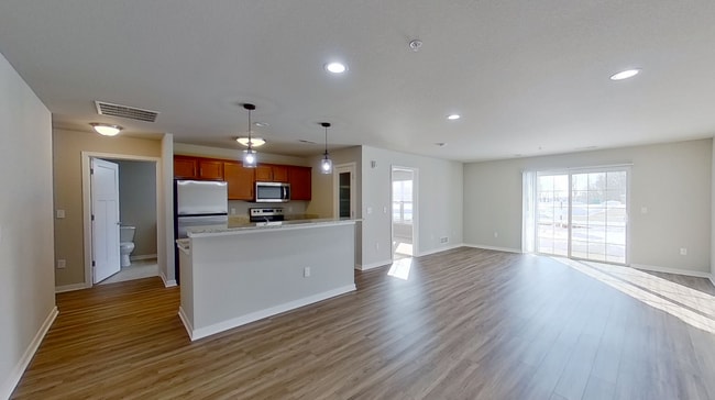 Building Photo - 1902 American Eagle Dr