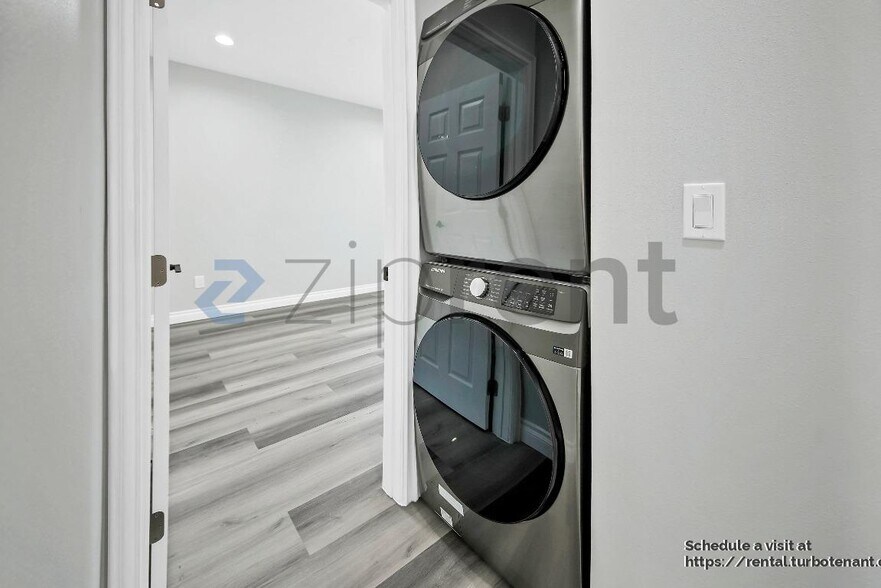 Building Photo - 4514 Ellenwood Dr