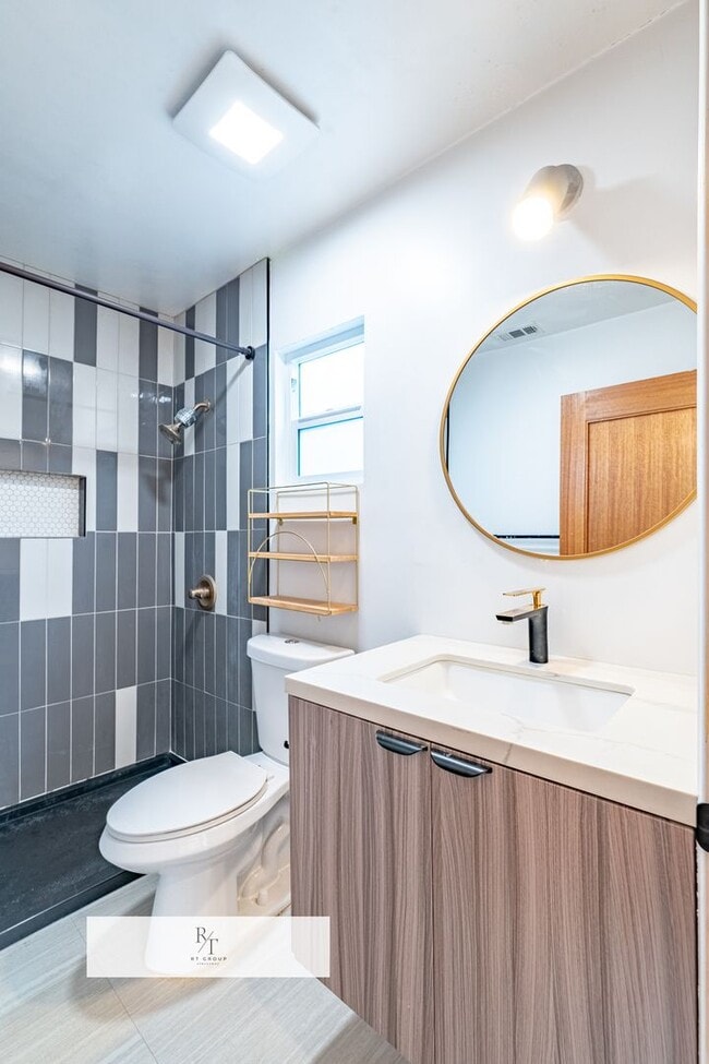 Building Photo - Limited-Time Special: $1,000 off the first month’s rent! Spacious 4-Bed, 3-Bath Home in Los Angel...